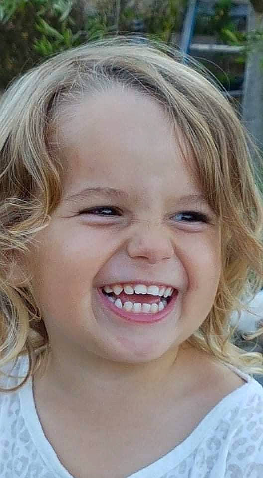 Cali participe au concours pour gagner de l'argent avec cette photo : cheek, chin, ear, eye, eyebrow, eyelash, fun, grass, happy, iris, jaw, joy, lip, mouth, neck, nose, person, skin, smile, summer