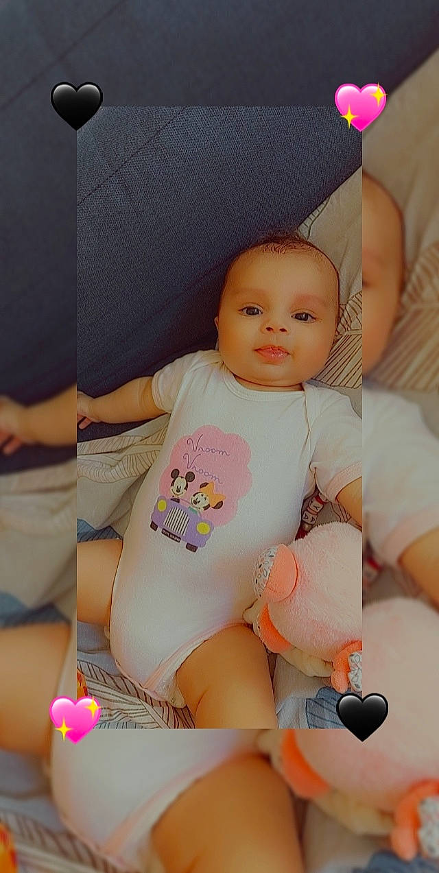 Naëlya a rejoint le concours — aidez-le/la à gagner de superbes lots ! abdomen, baby_toddler_clothing, chest, comfort, eye, finger, human_body, joint, knee, leg, mouth, muscle, neck, person, pink, skin, stomach, thigh, thumb, trunk