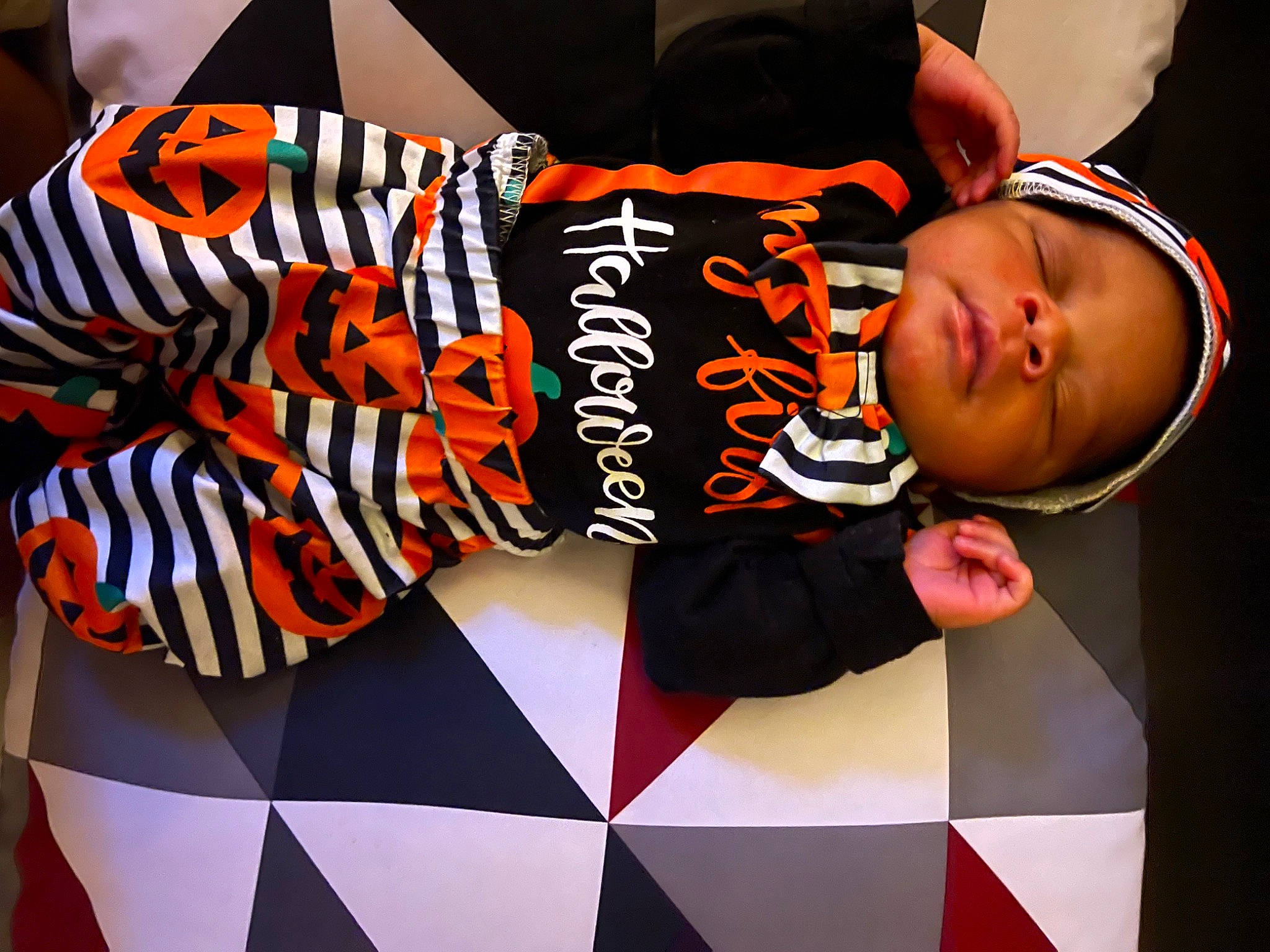 August is registered to the contest to win money with this photo: art, baby, bengal_tiger, big_cats, event, felidae, flooring, font, fun, fur, orange, pattern, person, room, siberian_tiger, sitting, sleeve, t_shirt, tiger, toddler