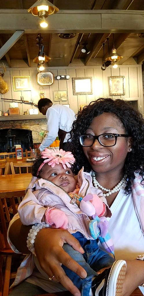 Nuri is registered to the contest to win money with this photo: child, daughter, joy, mother, person, smile