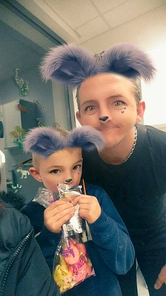 Etan a rejoint le concours — aidez-le/la à gagner de superbes lots ! child, eyebrow, person, photography, selfie