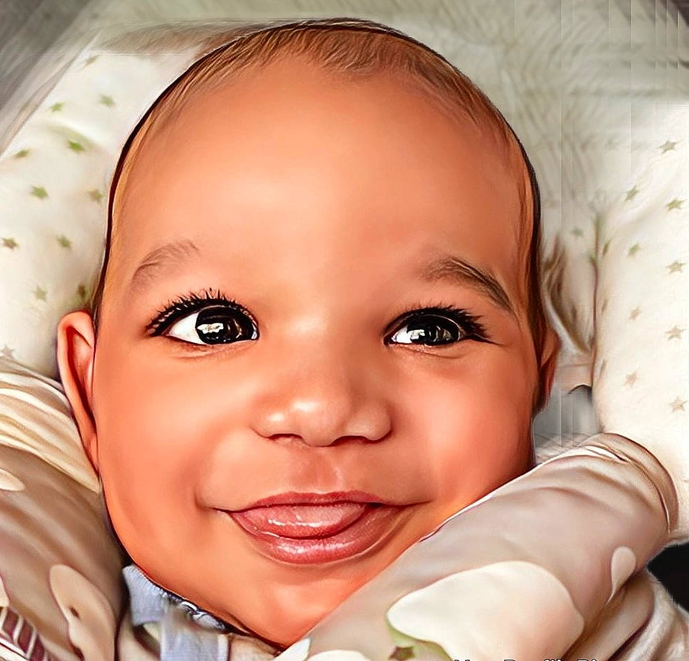 Orlando is registered to the contest to win money with this photo: cheek, chin, ear, eye, eyebrow, eyelash, face, facial_expression, forehead, hairstyle, head, human_body, joy, lip, mouth, muscle, nose, person, product, skin