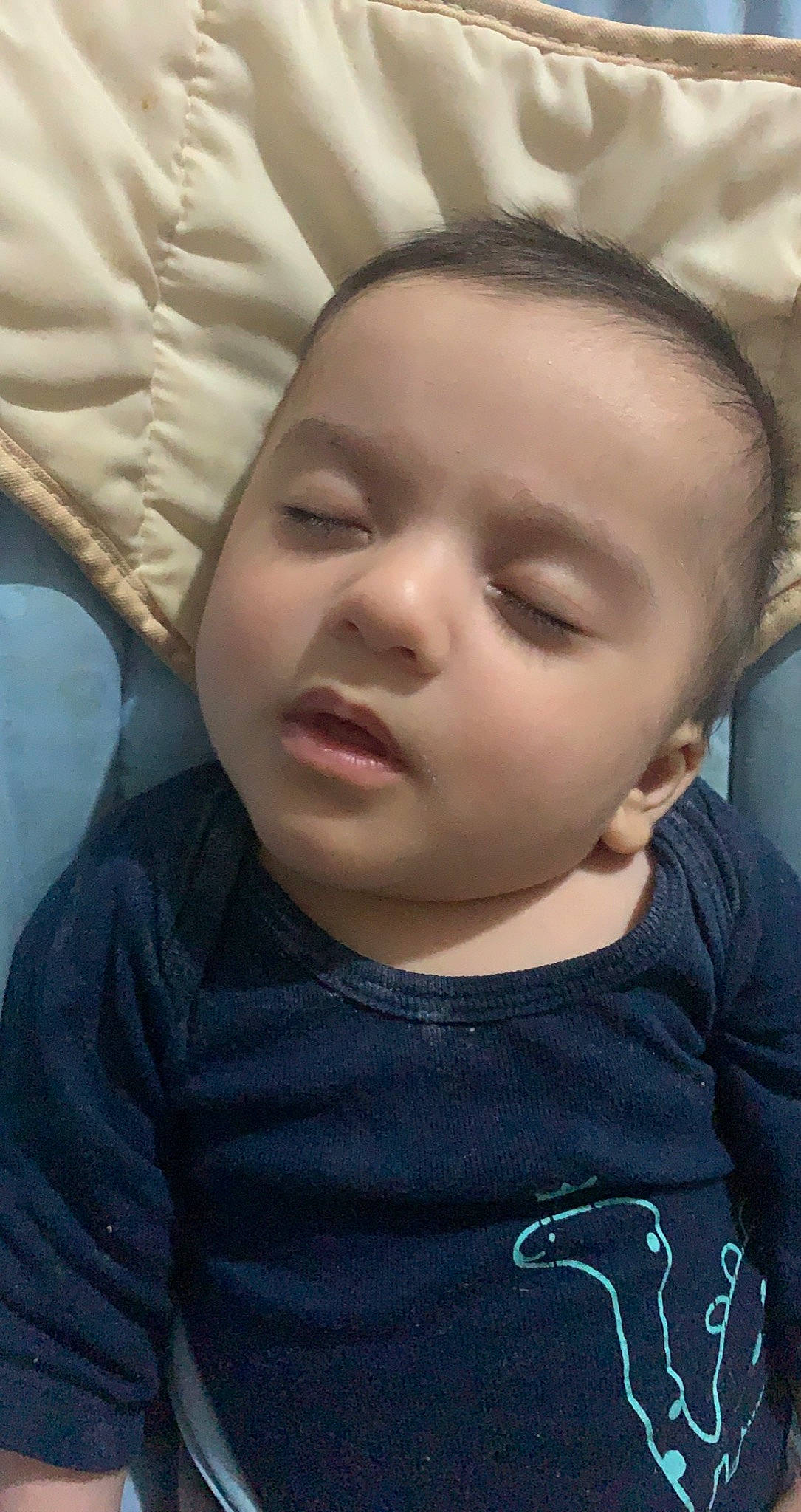 Kassim participe au concours pour gagner de l'argent avec cette photo : cheek, chin, comfort, cool, ear, eye, eyebrow, eyelash, forehead, happy, iris, jaw, lip, mouth, neck, nose, person, skin, sleeve, toddler