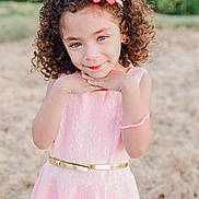 Deriona is registered to the contest to win money with this photo: