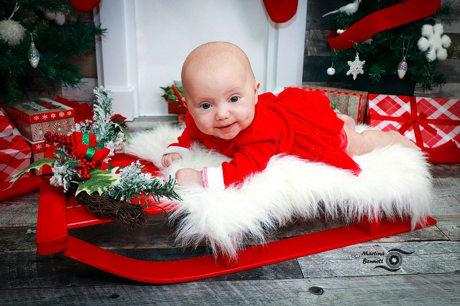 Samara is registered to the contest to win money with this photo: baby, child, christmas, christmas_decoration, christmas_eve, christmas_ornament, christmas_tree, fictional_character, fir, fur, holiday, interior_design, person, santa_claus, toddler