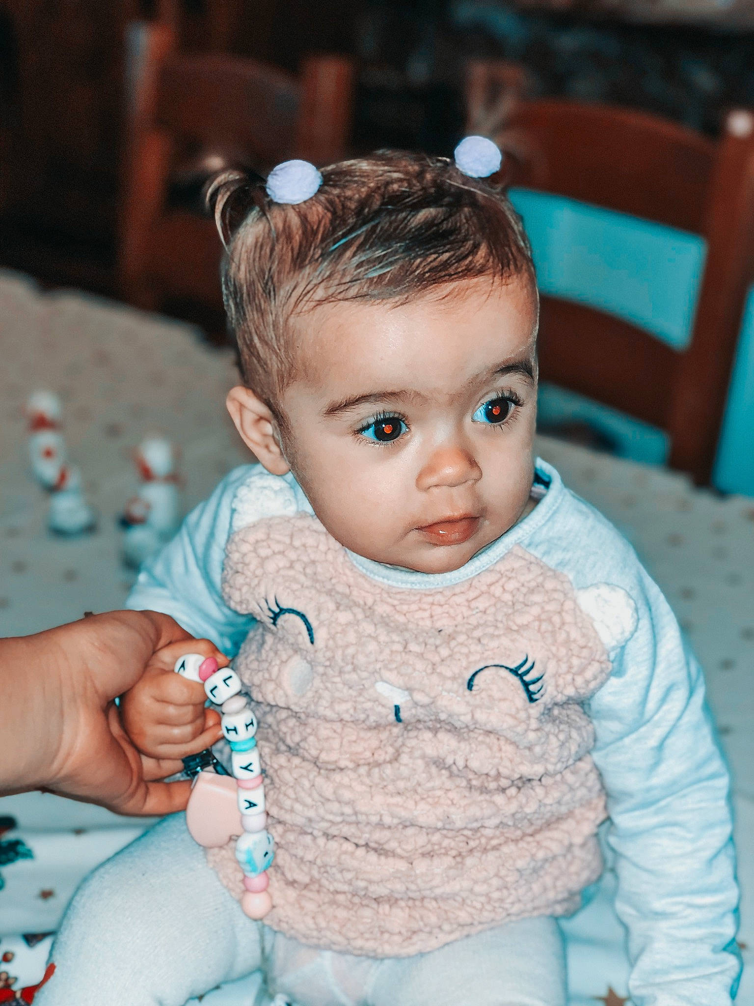 Aliya participe au concours pour gagner de l'argent avec cette photo : baby, beauty, blue, cheek, child, ear, eye, face, fashion_accessory, forehead, hairstyle, iris, lip, person, skin, smile, toddler, turquoise