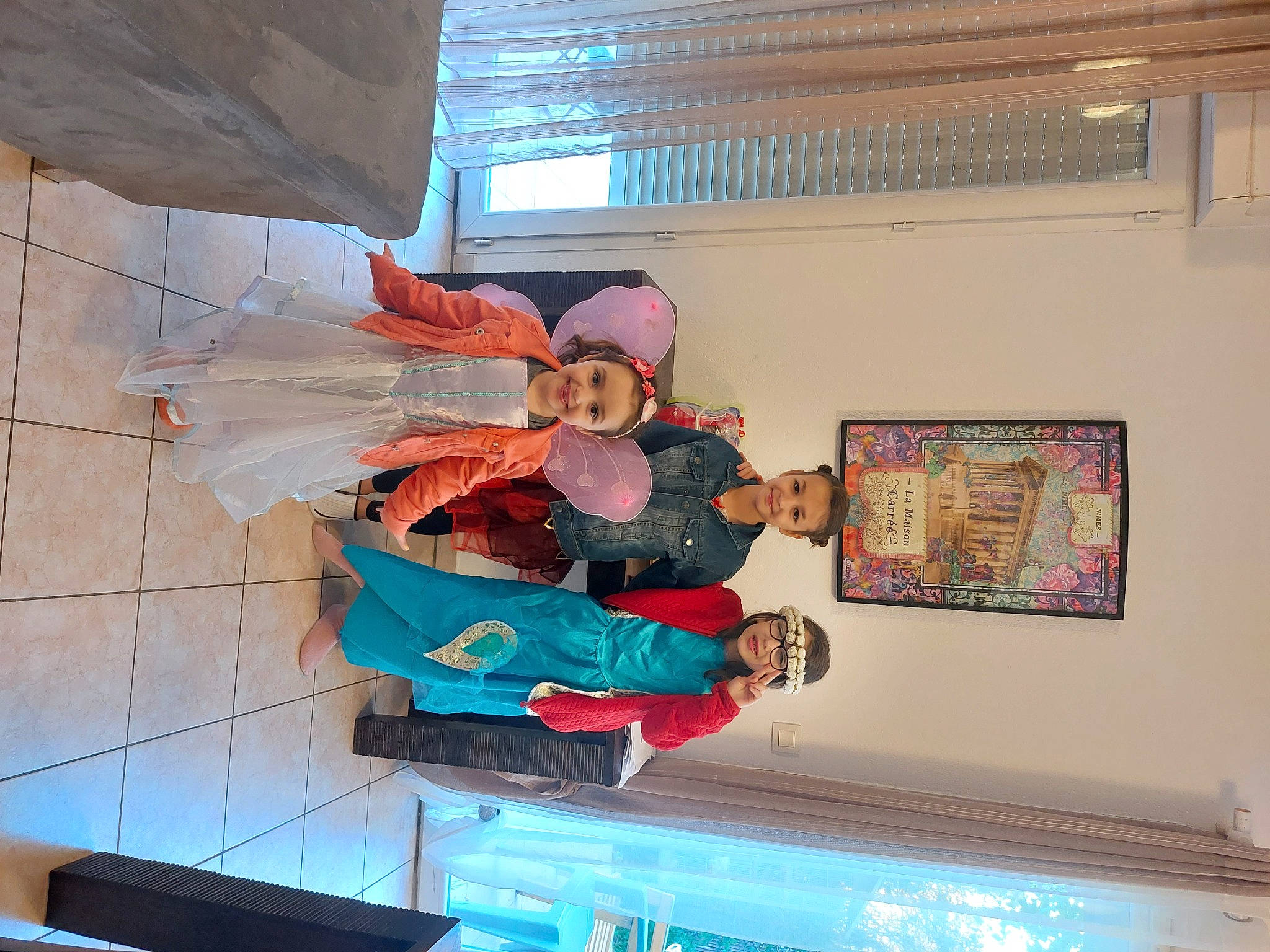 Marie Louise participe au concours pour gagner de l'argent avec cette photo : art, building, ceiling, electric_blue, fictional_character, fun, headwear, joy, leisure, person, picture_frame, plaster, recreation, room, smile, visual_arts, window, wood, world