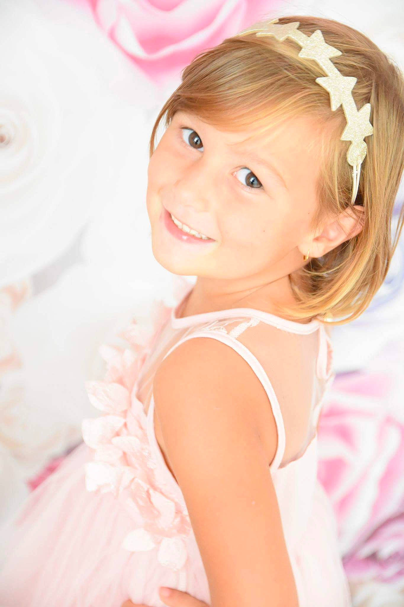 Adriana participe au concours pour gagner de l'argent avec cette photo : beauty, bride, brown_hair, cheek, child, child_model, girl, gown, hair_accessory, hair_coloring, hairstyle, happiness, human_hair_color, infant, joy, long_hair, person, photo_shoot, pink, skin