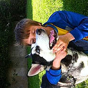 Prince participe au concours pour gagner de l'argent avec cette photo :