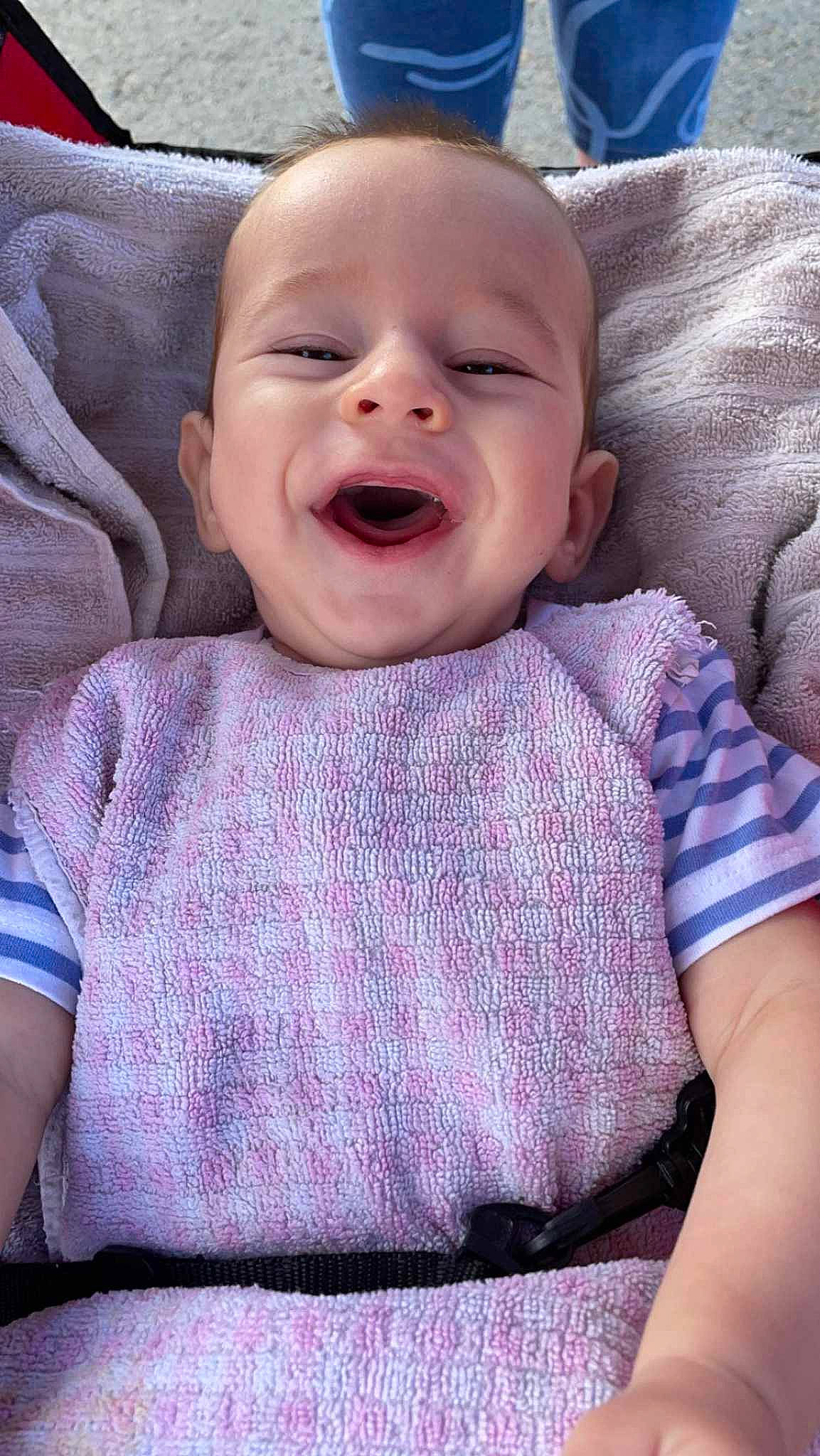 Neel a rejoint le concours — aidez-le/la à gagner de superbes lots ! baby, baby_laughing, baby_toddler_clothing, cheek, chin, comfort, eye, face, facial_expression, happy, iris, lip, mouth, nose, person, pink, purple, skin, sleeve, smile