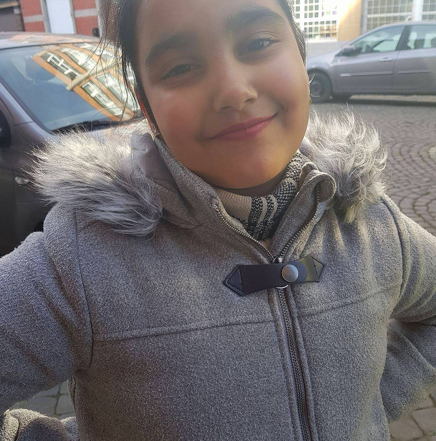 Jennifer participe au concours pour gagner de l'argent avec cette photo : beauty, blond, cheek, cool, eye, eyebrow, face, fashion, fur, hair, head, jacket, joy, lady, lip, nose, outerwear, person, photography, selfie