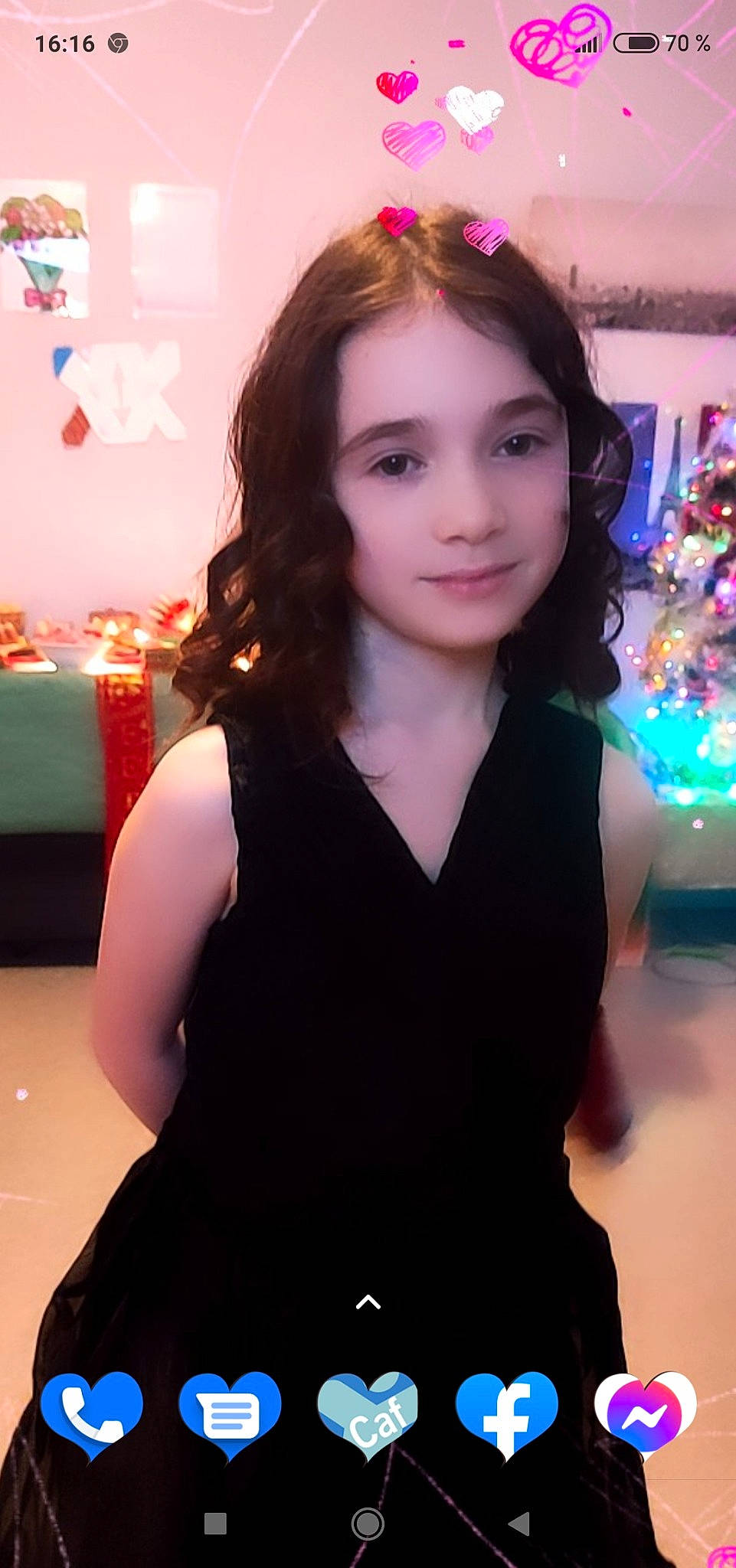 Noëlla a rejoint le concours — aidez-le/la à gagner de superbes lots ! beauty, brown_hair, child_model, cocktail_dress, day_dress, dress, eye, formal_wear, hair_accessory, hairstyle, joy, little_black_dress, long_hair, makeover, one_piece_garment, person, style