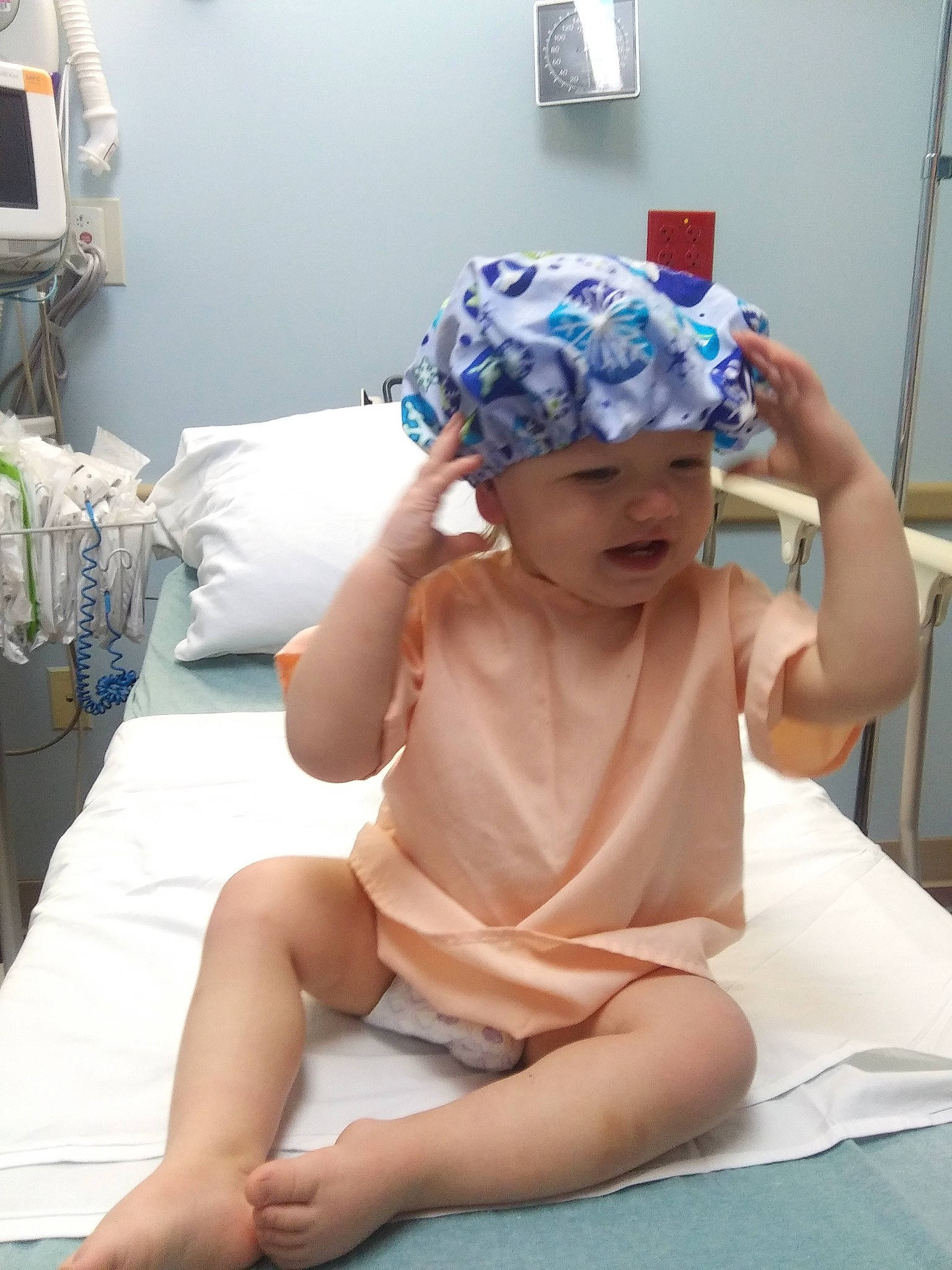 Rayleigh is registered to the contest to win money with this photo: child, headgear, headwear, leg, person, thigh