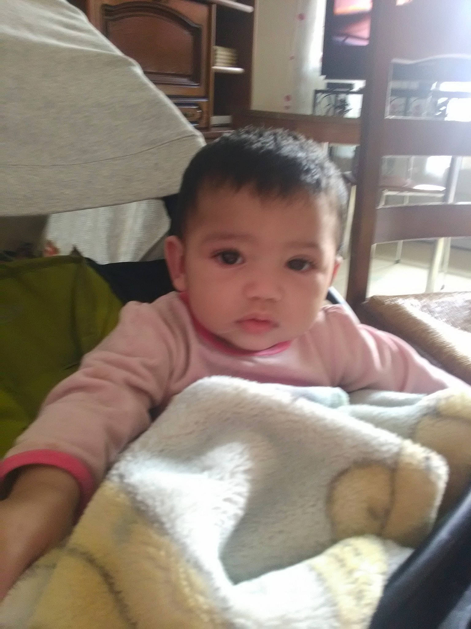 Shems participe au concours pour gagner de l'argent avec cette photo : arm, boy, cheek, child, day, ear, fun, girl, head, infant, muscle, nose, person, product, skin, toddler, trunk