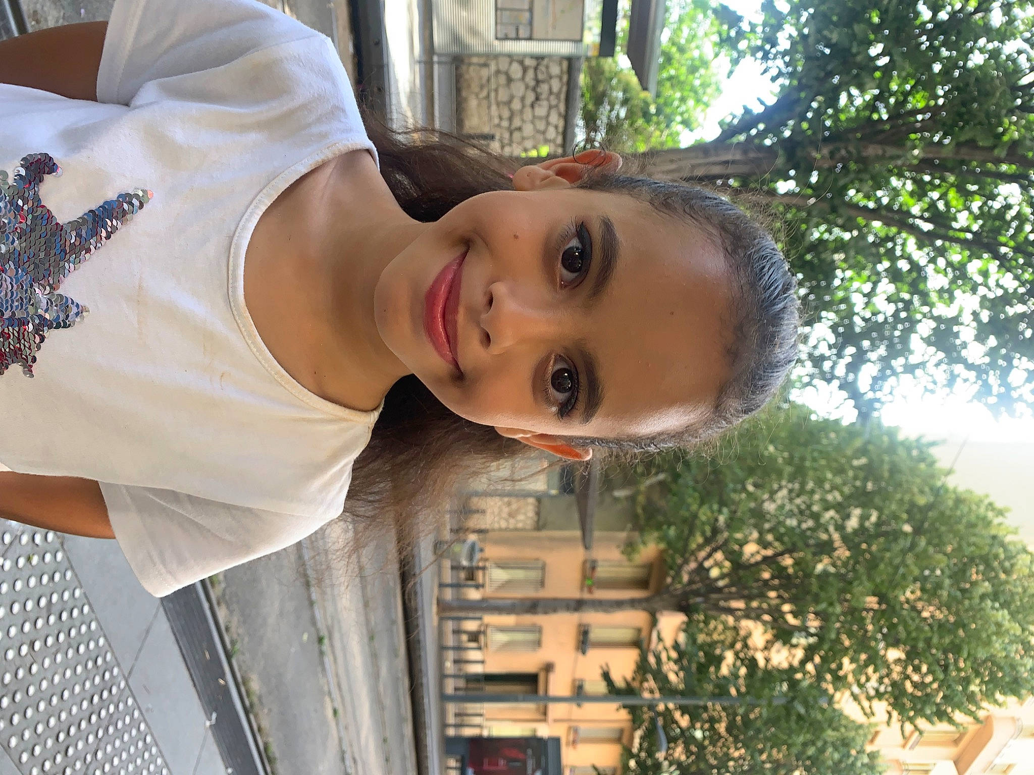 Imane participe au concours pour gagner de l'argent avec cette photo : black_hair, child, chin, cool, eyebrow, eyewear, facial_expression, forehead, fun, grass, hairstyle, happy, joy, leisure, lip, person, plant, smile, street_fashion, temple