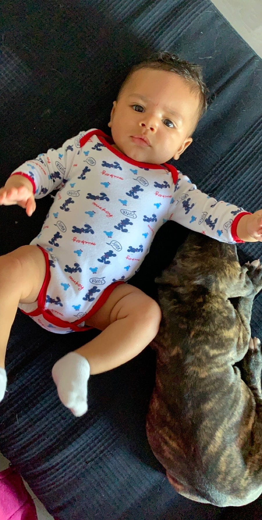 Cameron a rejoint le concours — aidez-le/la à gagner de superbes lots ! arm, baby, cheek, child, child_model, leg, person, sitting, toddler