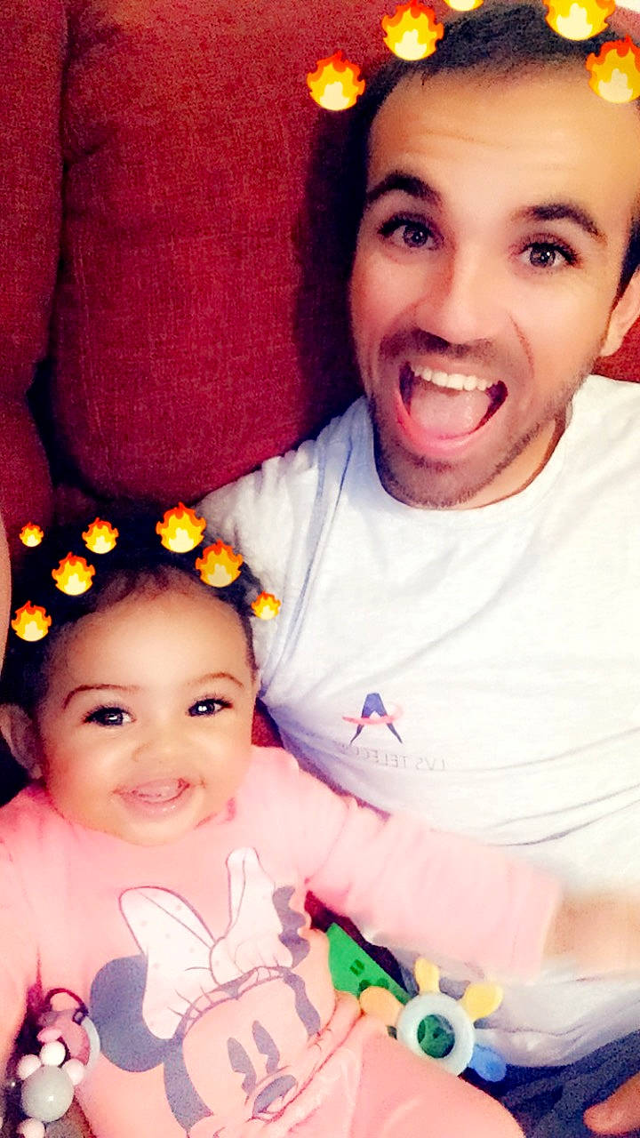 Léhana participe au concours pour gagner de l'argent avec cette photo : cheek, child, daughter, day, fun, girl, hair_accessory, happiness, infant, joy, laughter, mother, person, pink, product, skin, smile, toddler