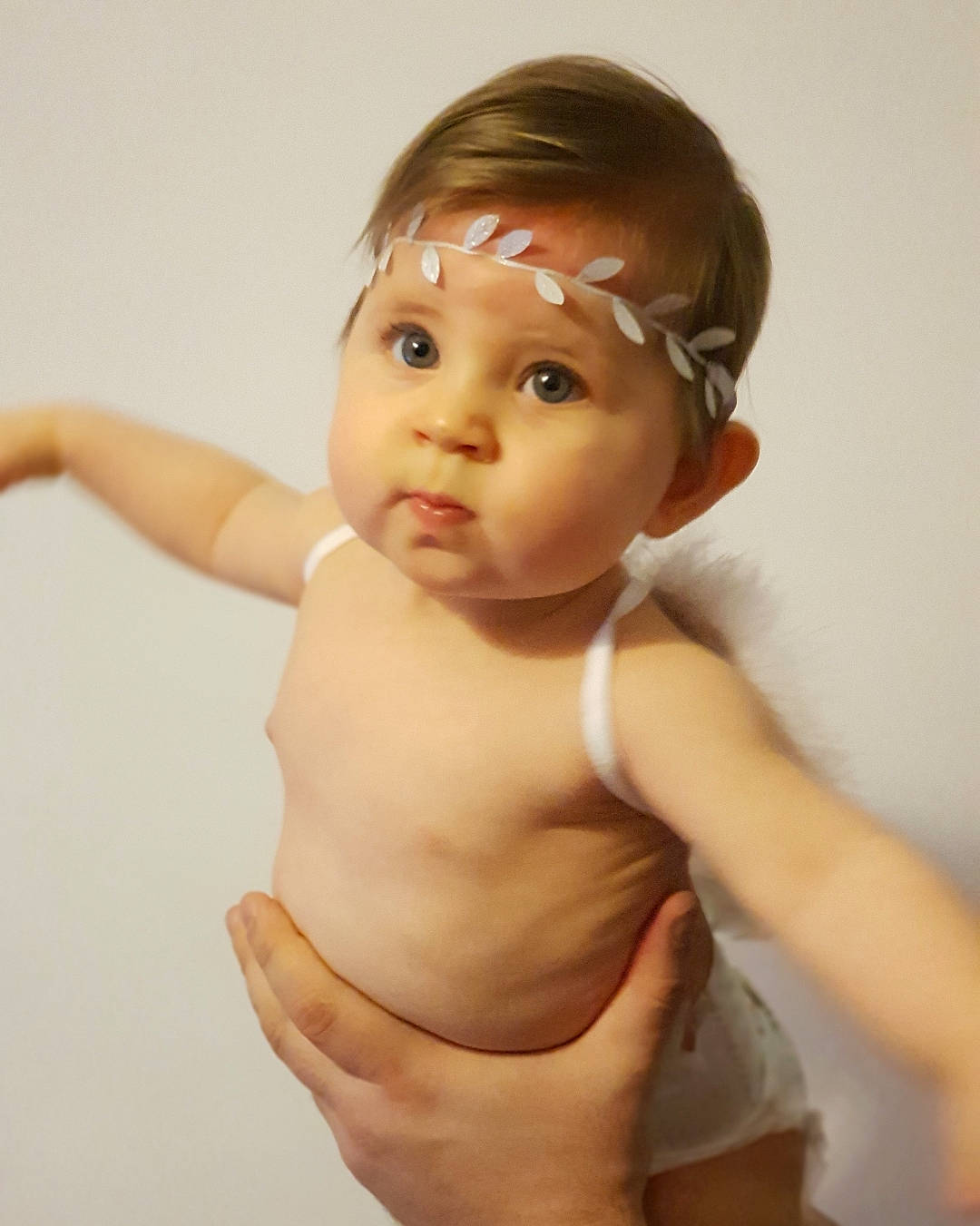 Camille participe au concours pour gagner de l'argent avec cette photo : arm, baby, cheek, chest, child, head, joint, muscle, neck, person, skin, toddler