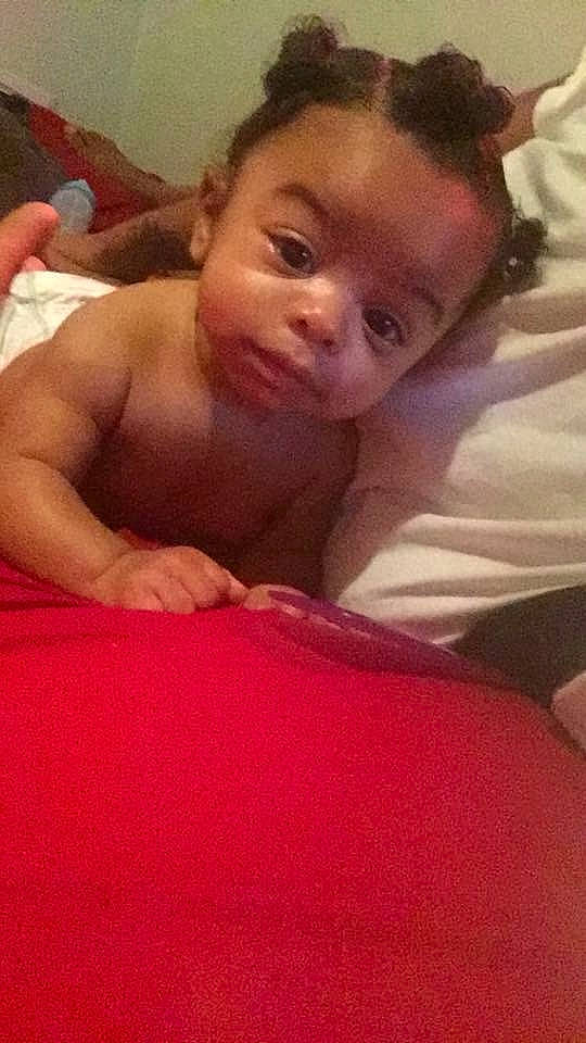 Samir is registered to the contest to win money with this photo: abdomen, arm, barechestedness, cheek, chest, finger, girl, hand, human_hair_color, lip, mouth, muscle, neck, person, selfie, thumb, trunk