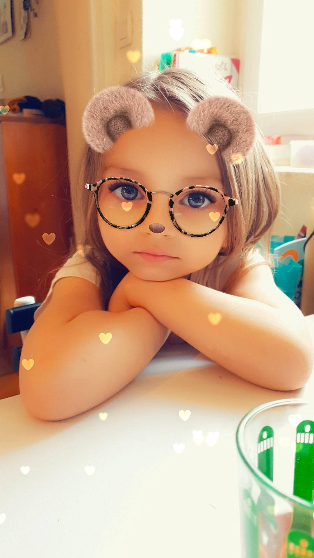 Sheryne participe au concours pour gagner de l'argent avec cette photo : beauty, blond, brown_hair, chest, child, cool, eyewear, face, fun, glasses, hair, long_hair, person, pigtail, selfie, skin, smile, sunglasses, vision_care