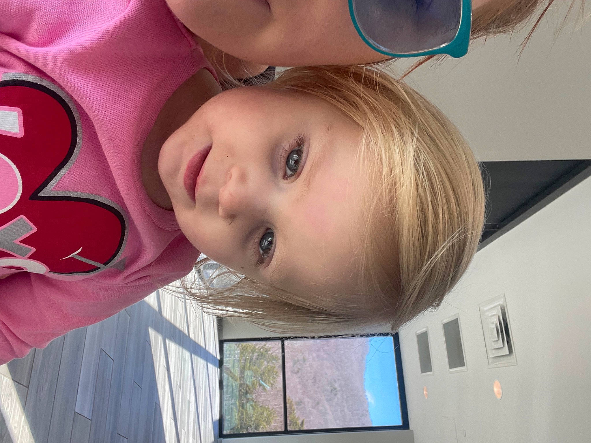 Brilee is registered to the contest to win money with this photo: cheek, chin, cool, eyebrow, eyelash, face, facial_expression, forehead, glasses, happy, jaw, lip, mouth, neck, nose, person, skin, smile, sunglasses, white