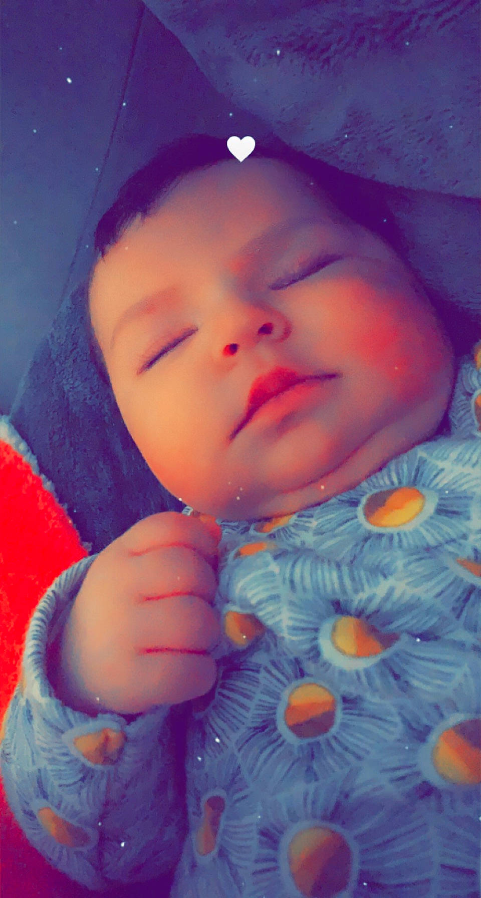 Siham participe au concours pour gagner de l'argent avec cette photo : baby, baby_toddler_clothing, cap, cheek, child, cool, electric_blue, finger, grass, happy, headwear, iris, lip, mouth, nose, orange, outerwear, person, pink, skin