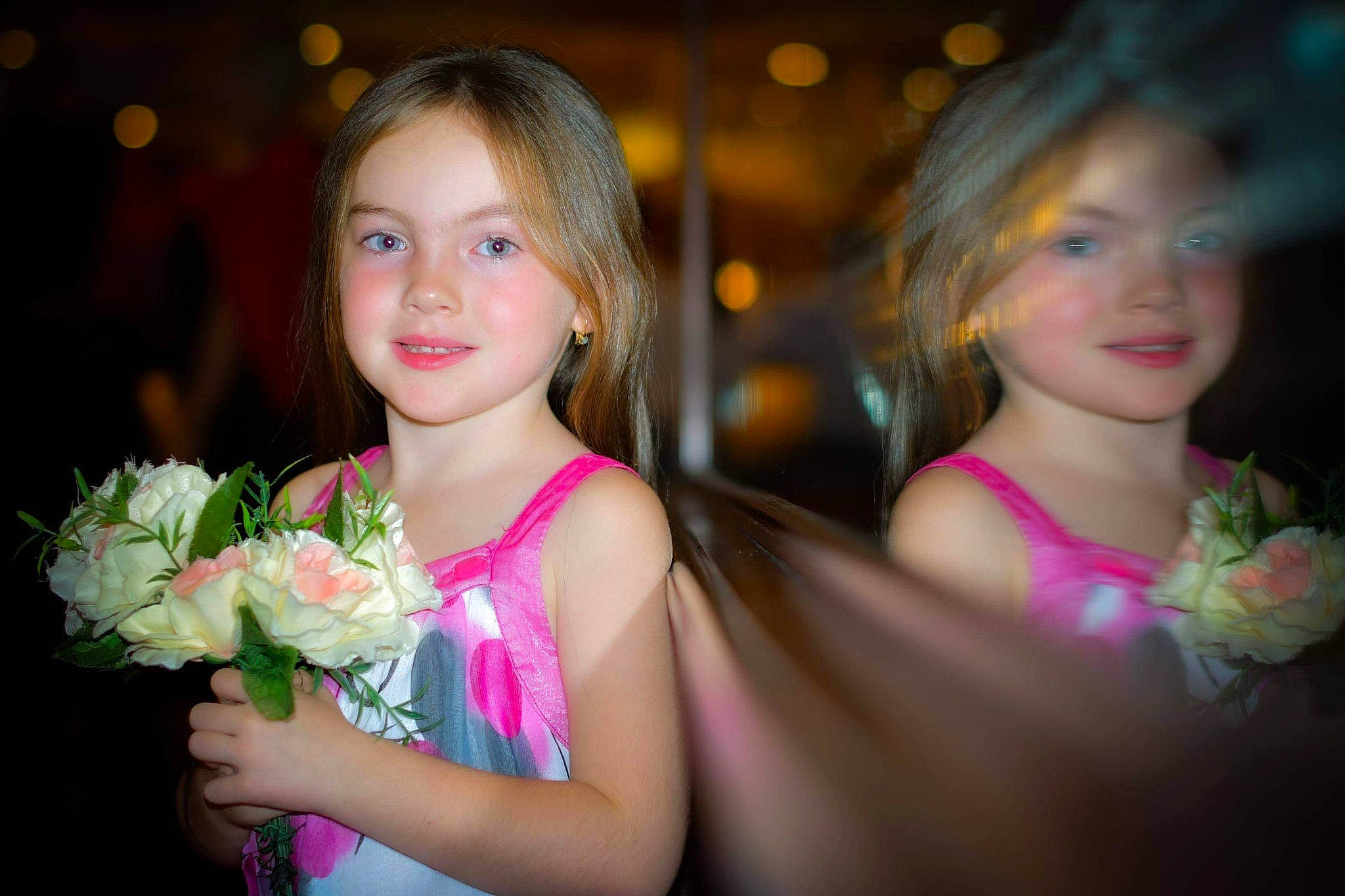 Marie a rejoint le concours — aidez-le/la à gagner de superbes lots ! beauty, bouquet, ceremony, child, dress, event, fashion_accessory, floral_design, floristry, flower, flower_arranging, formal_wear, fun, happy, joy, person, pink, plant, smile, vacation