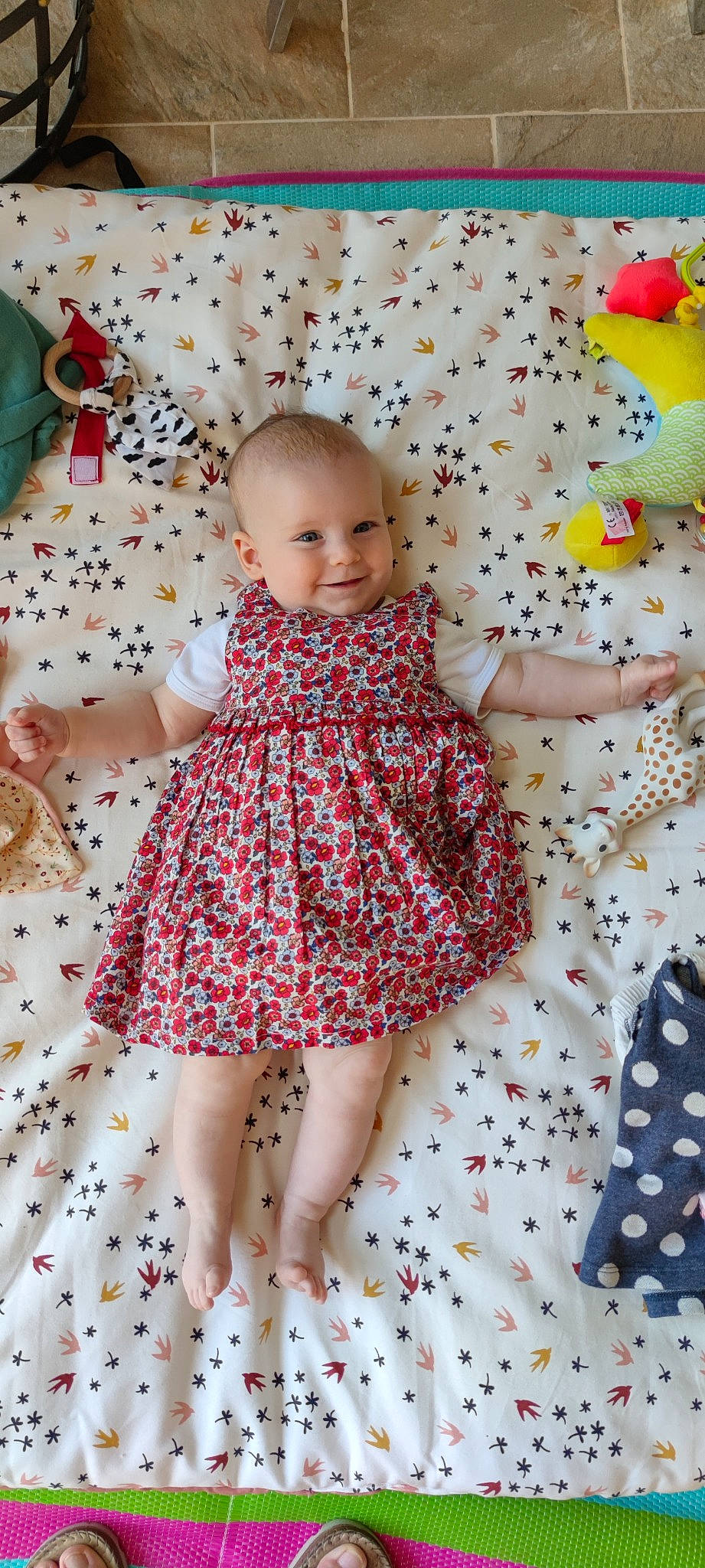 Célestine a rejoint le concours — aidez-le/la à gagner de superbes lots ! baby, baby_toddler_clothing, child, day_dress, dress, fun, happy, joy, linens, magenta, one_piece_garment, pattern, people_in_nature, person, pink, plaid, product, skin, sleeve, smile