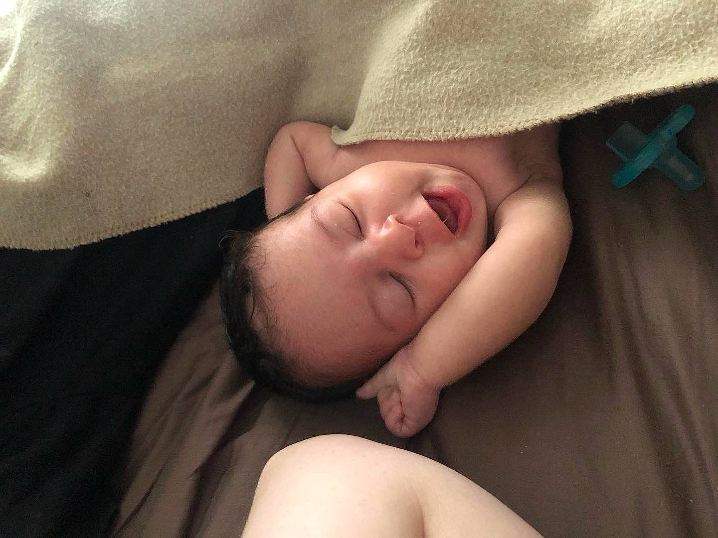 Amari is registered to the contest to win money with this photo: arm, cheek, chin, comfort, eye, eyebrow, face, facial_expression, flash_photography, gesture, hand, head, human_body, lip, mouth, neck, nose, person, shoulder, skin