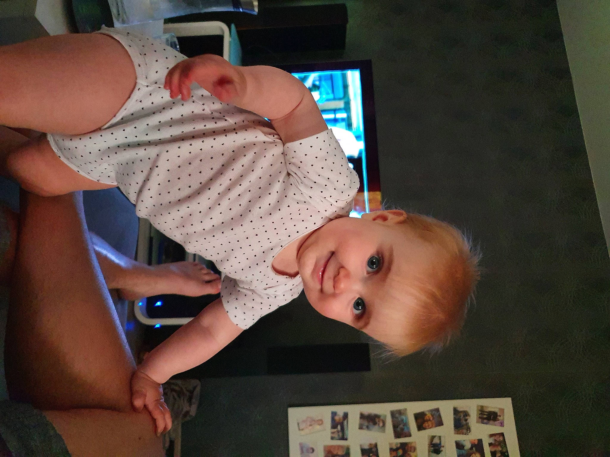 Lexa a rejoint le concours — aidez-le/la à gagner de superbes lots ! abdomen, baby, baby_toddler_clothing, chest, child, comfort, elbow, fun, gesture, happy, human_leg, joy, nail, pattern, person, smile, thigh, thumb, toddler, trunk