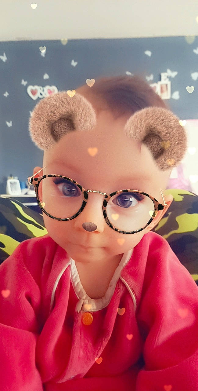 Lynda-rose participe au concours pour gagner de l'argent avec cette photo : brown_hair, child, cool, doll, eyelash, eyewear, fun, fur, glasses, goggles, lip, magenta, nose, person, pink, skin, sunglasses, toy, vertebrate, vision_care