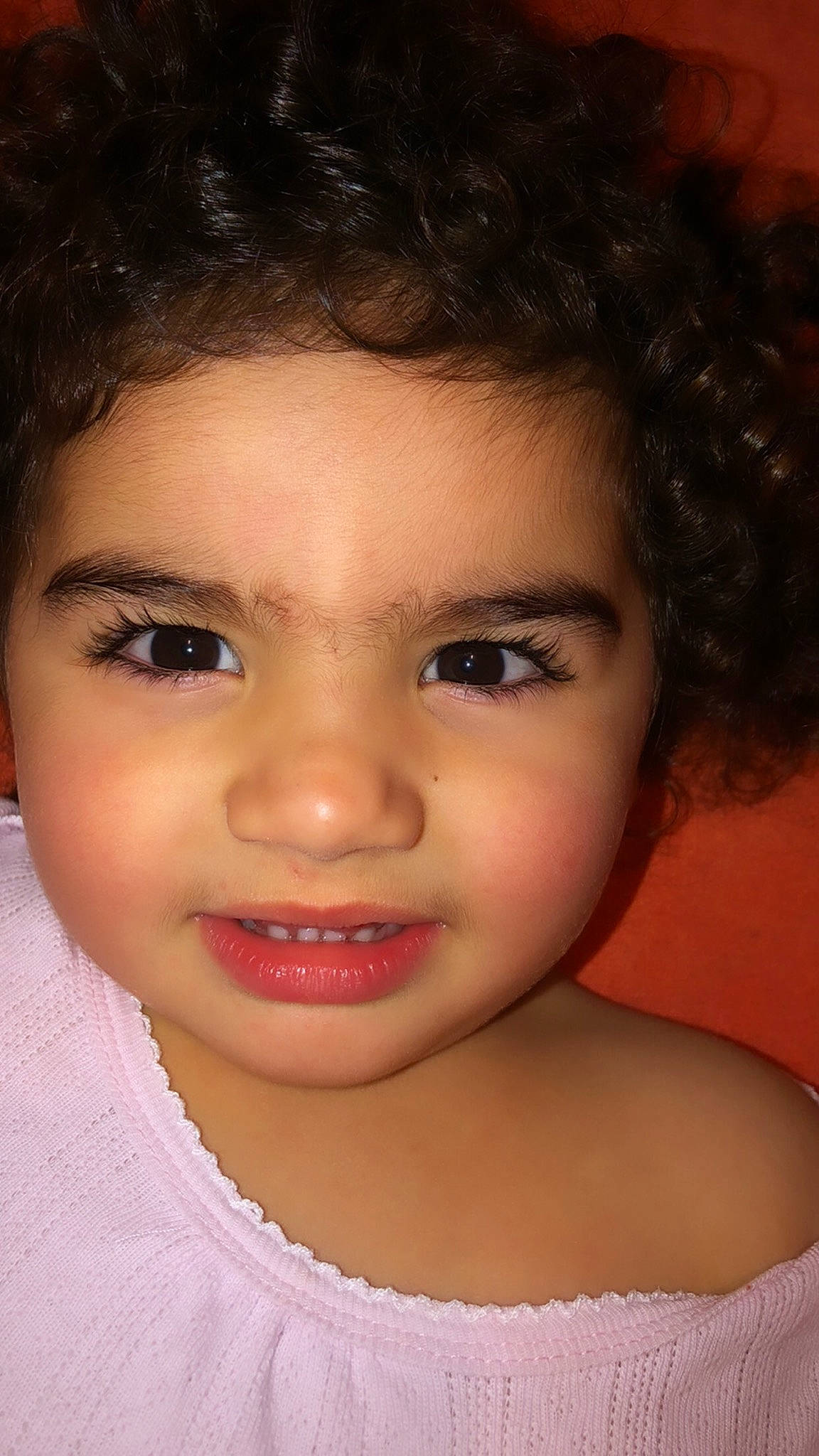 Vanessa participe au concours pour gagner de l'argent avec cette photo : cheek, chin, dress, eye, eyebrow, eyelash, face, facial_expression, flash_photography, forehead, hairstyle, head, human_body, iris, joy, lip, mouth, nose, organ, person