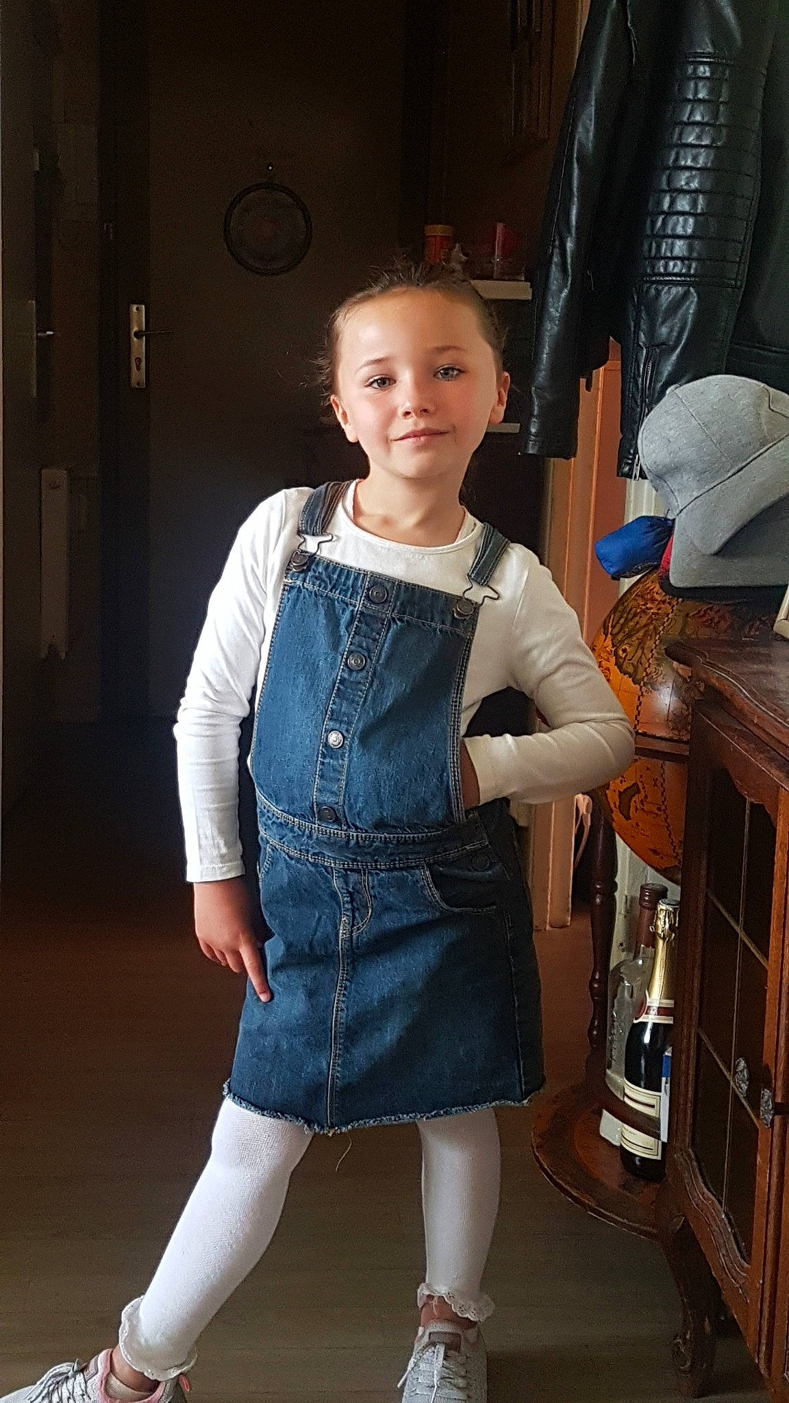 Noëmy a rejoint le concours — aidez-le/la à gagner de superbes lots ! child, child_model, clothing, denim, dress, fashion, fashion_design, jeans, joy, leg, overall, person, shoe, standing, textile, toddler, trunk, waist
