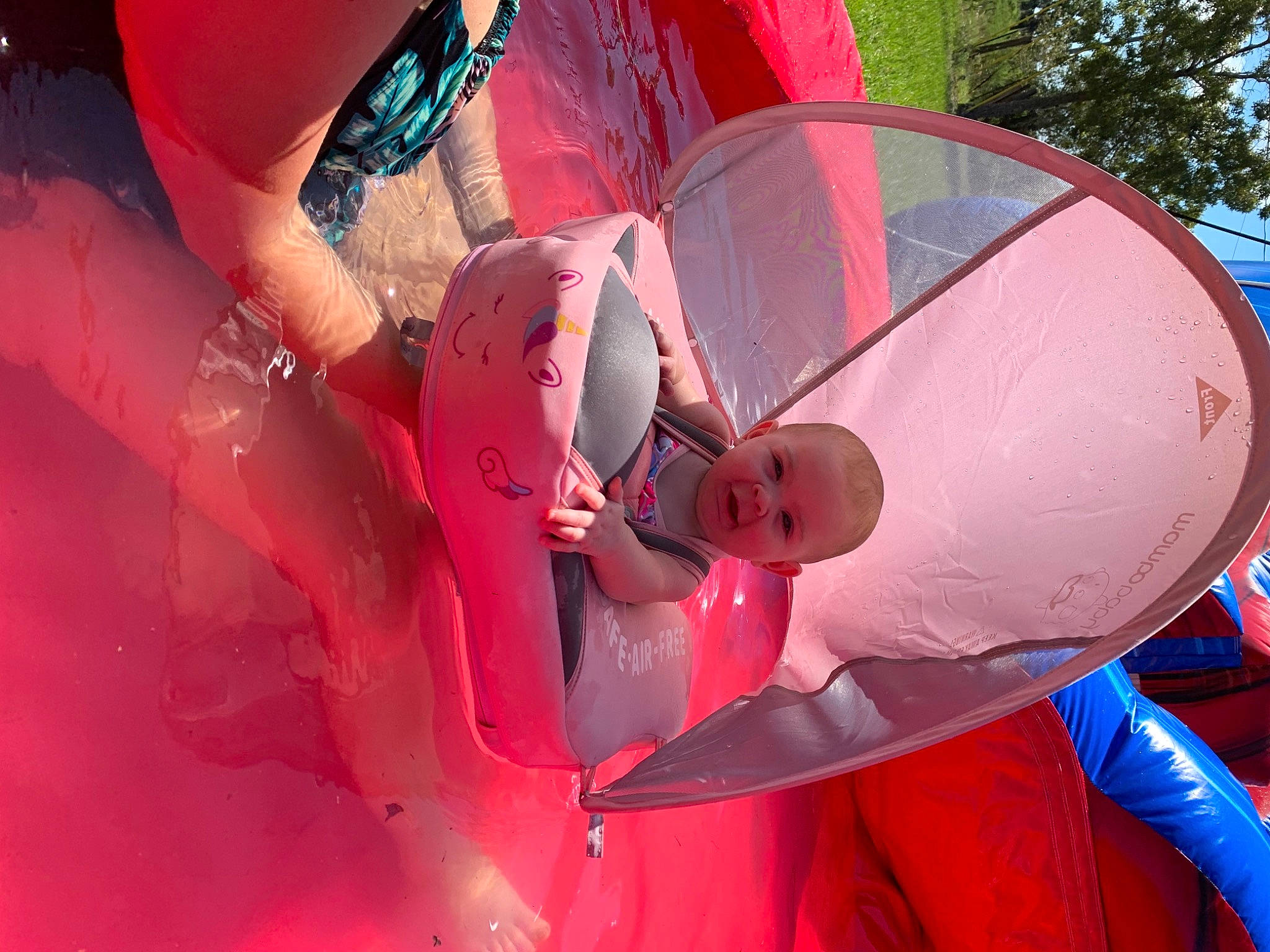 Lillianna is registered to the contest to win money with this photo: person, pink