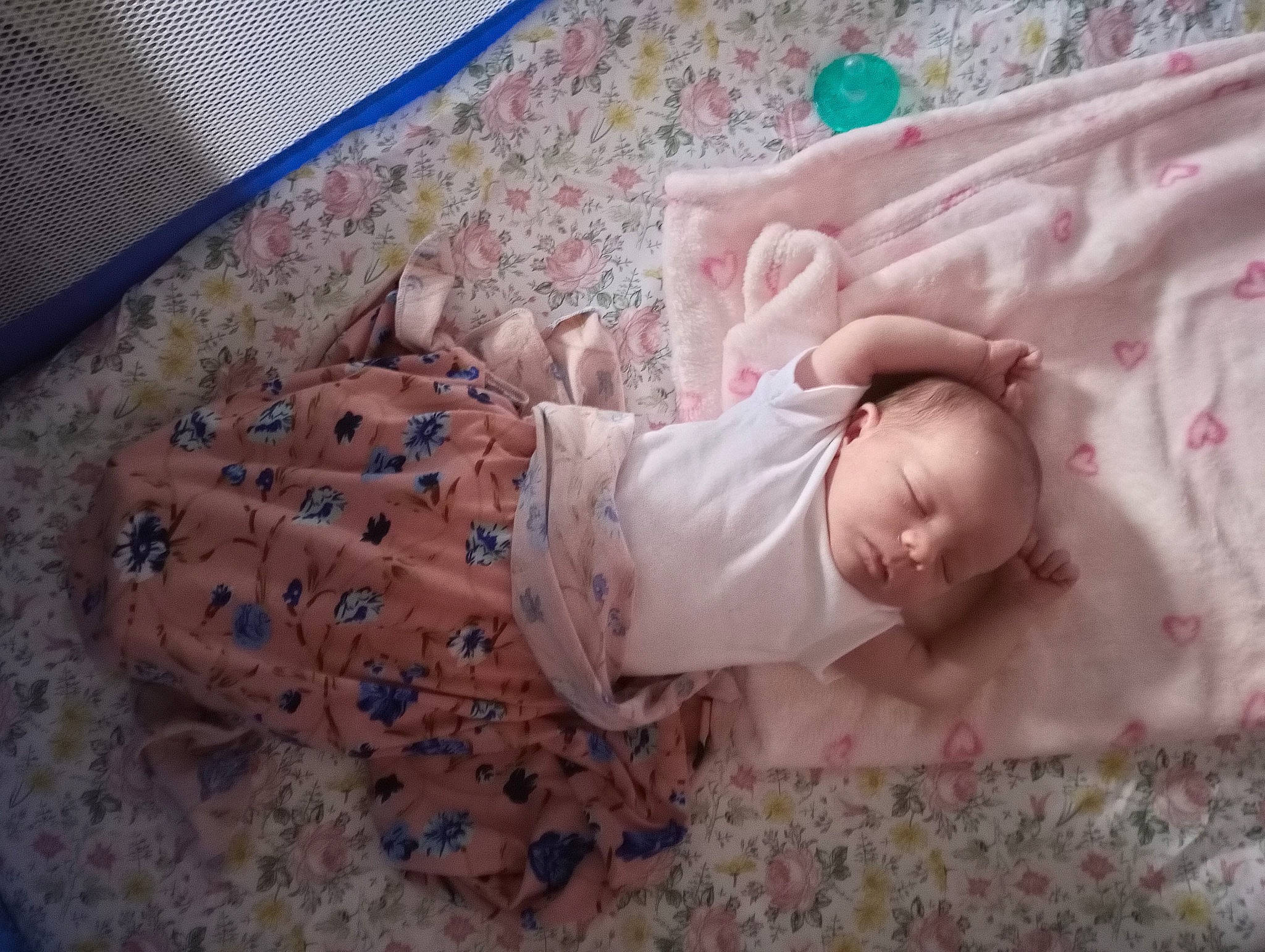 Alleina is registered to the contest to win money with this photo: baby, baby_products, baby_safety, baby_toddler_clothing, bed, bed_sheet, bedding, bedtime, cheek, comfort, eye, head, infant_bed, linens, pattern, person, pink, room, skin, textile