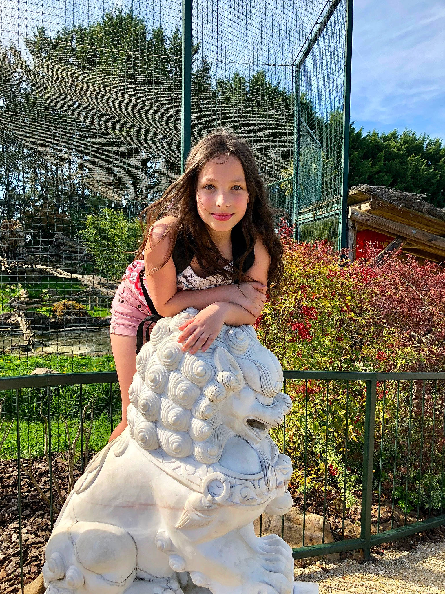 Loanne participe au concours pour gagner de l'argent avec cette photo : beauty, botany, bridal_clothing, bride, dress, fashion, garden, gown, happy, joy, lady, person, photo_shoot, photograph, photography, plant, smile, textile, tree, vacation