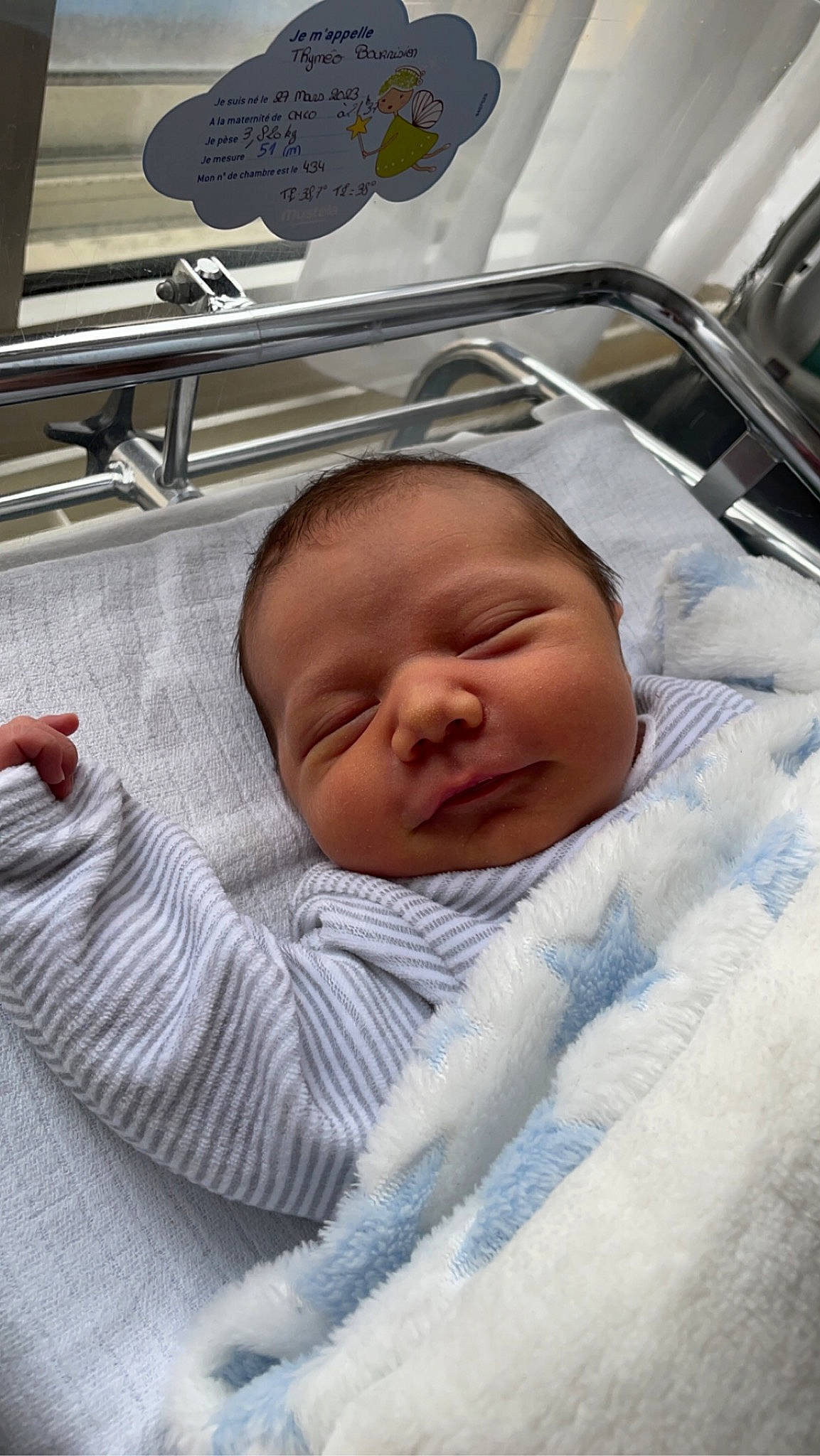 Thyméo participe au concours pour gagner de l'argent avec cette photo : baby, baby_products, baby_safety, baby_sleeping, bedding, bedtime, cheek, child, chin, comfort, eyebrow, linens, mouth, nap, nose, person, room, skin, sleep, textile