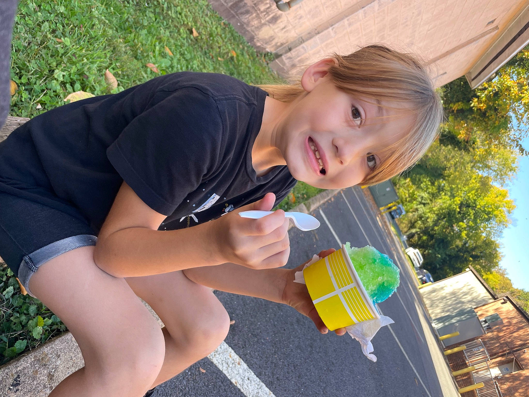 Aaliyah is registered to the contest to win money with this photo: child, fun, grass, happy, human_leg, joy, knee, leisure, people_in_nature, person, plant, recreation, shorts, sky, smile, summer, t_shirt, thigh, toddler, tree