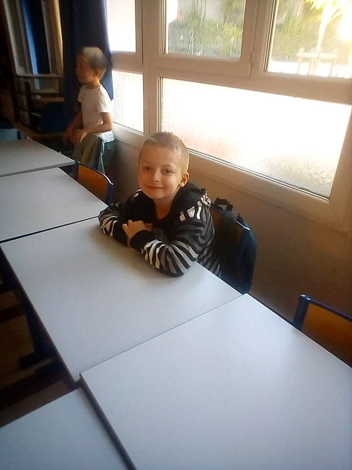 Dinko participe au concours pour gagner de l'argent avec cette photo : architecture, child, floor, flooring, fun, house, interior_design, joy, person, room, square, toddler, wood