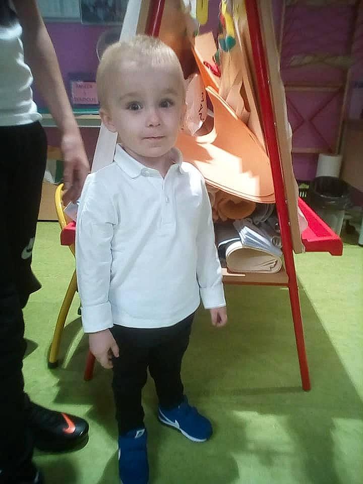 Timeo participe au concours pour gagner de l'argent avec cette photo : baby, child, fun, leisure, person, play, smile, toddler