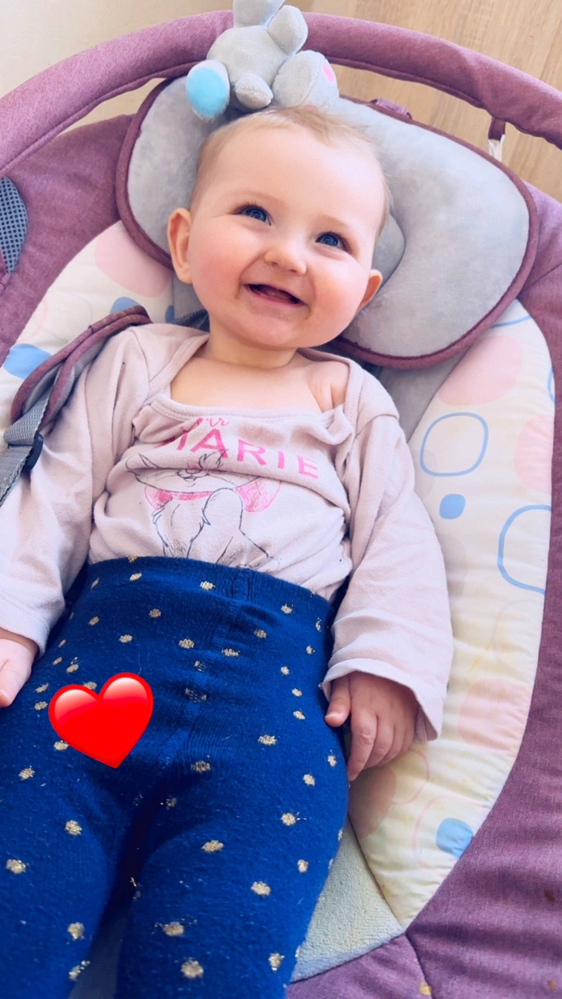 Maddy participe au concours pour gagner de l'argent avec cette photo : baby, baby_toddler_clothing, beauty, cheek, child, comfort, electric_blue, face, facial_expression, happy, joy, pattern, person, pink, product, skin, sleeve, smile, t_shirt, textile