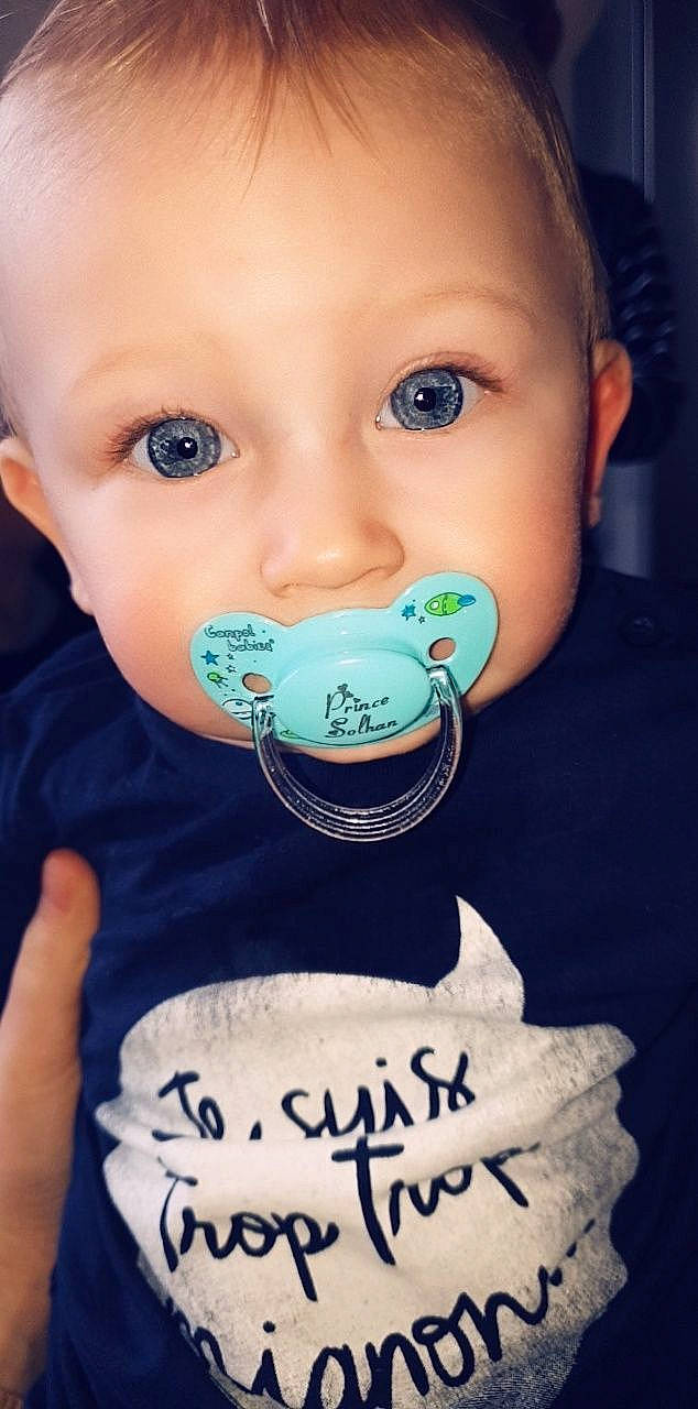 Solhan participe au concours pour gagner de l'argent avec cette photo : baby, cheek, child, chin, eye, face, forehead, head, lip, mouth, nose, person, smile, toddler