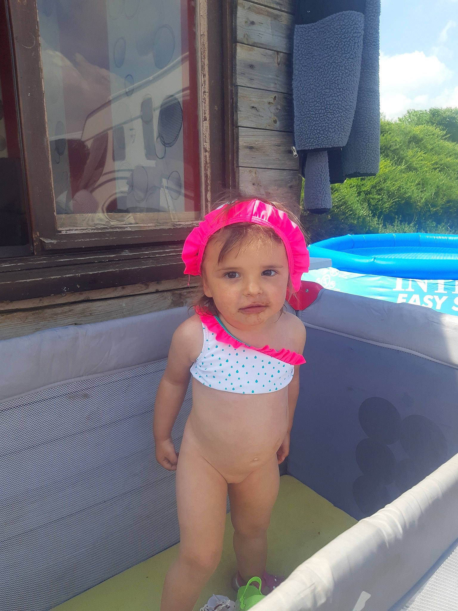 Brianna participe au concours pour gagner de l'argent avec cette photo : fun, leisure, person, pink, summer, swimwear, vacation