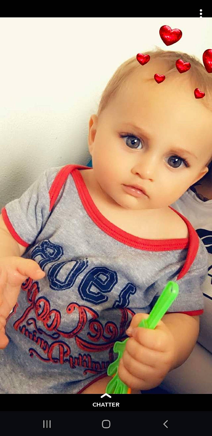 Lenzo participe au concours pour gagner de l'argent avec cette photo : baby, baby_toddler_clothing, cheek, child, ear, face, finger, forehead, head, lip, nose, person, play, skin, smile, toddler