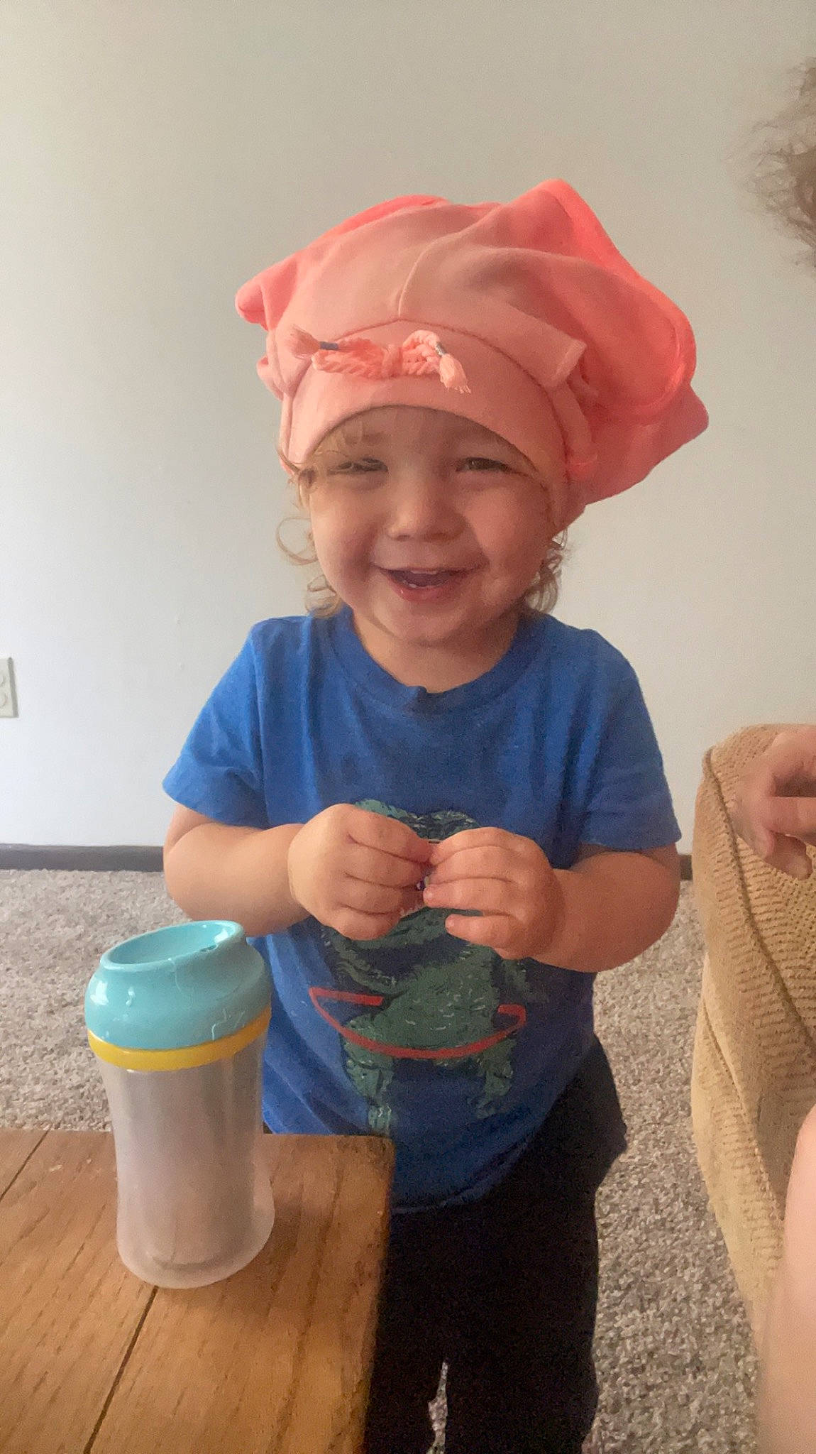Zander is registered to the contest to win money with this photo: baby, baby_toddler_clothing, baseball_cap, bucket, cap, child, costume_hat, electric_blue, eye, fashion_accessory, fun, glasses, happy, hat, headgear, headwear, joy, person, sleeve, smile
