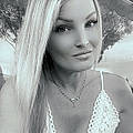 Delphine C.