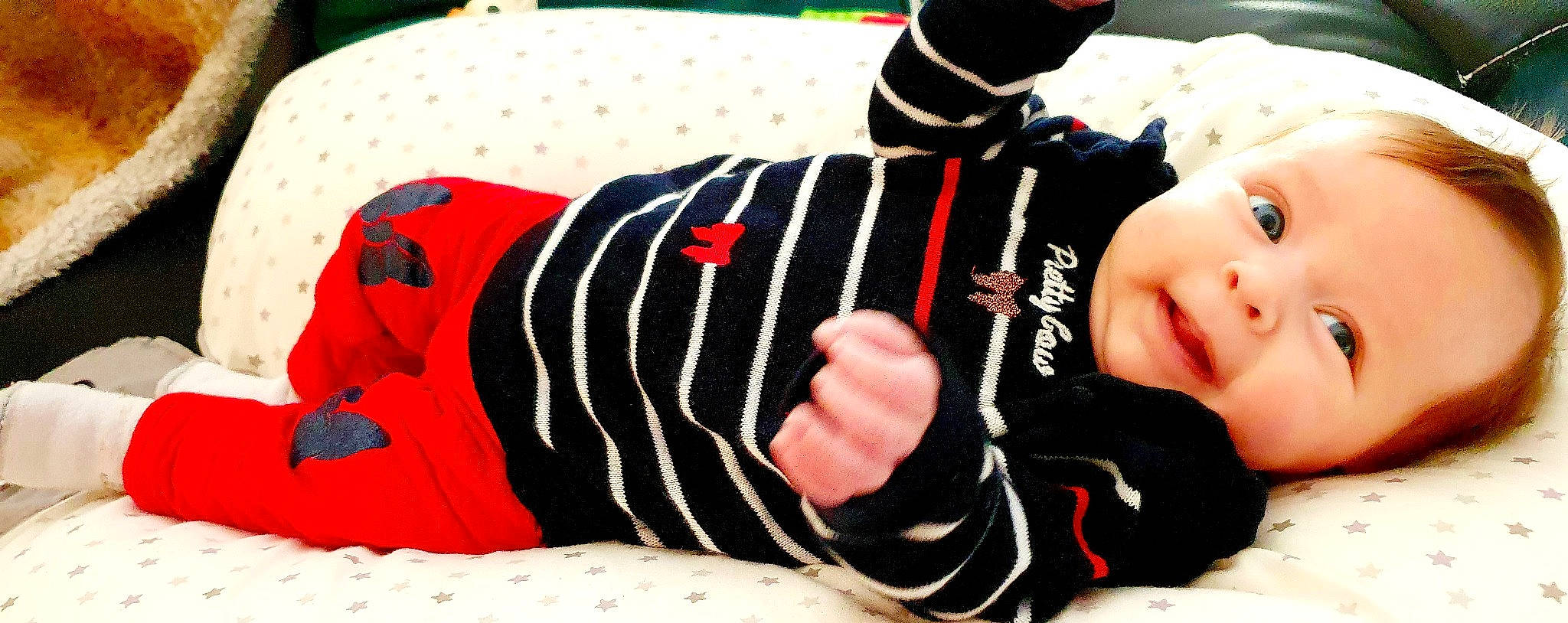 Lïa a rejoint le concours — aidez-le/la à gagner de superbes lots ! baby, baby_toddler_clothing, costume_accessory, dog_clothes, human, pattern, person, textile