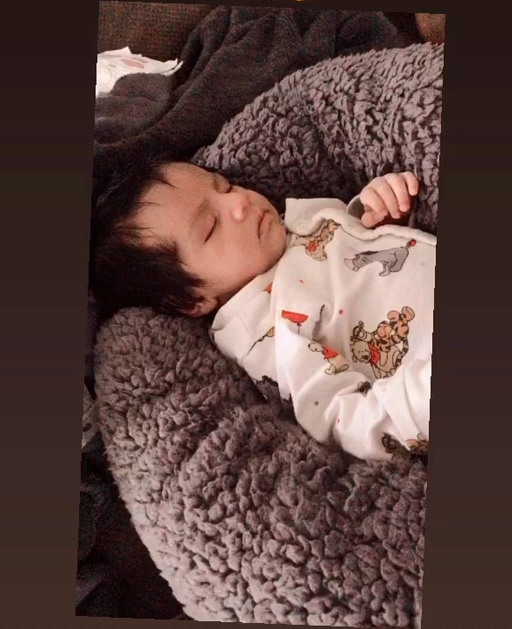 Lee is registered to the contest to win money with this photo: baby, baby_sleeping, baby_toddler_clothing, bedtime, blanket, comfort, human, linens, nap, person, sleep