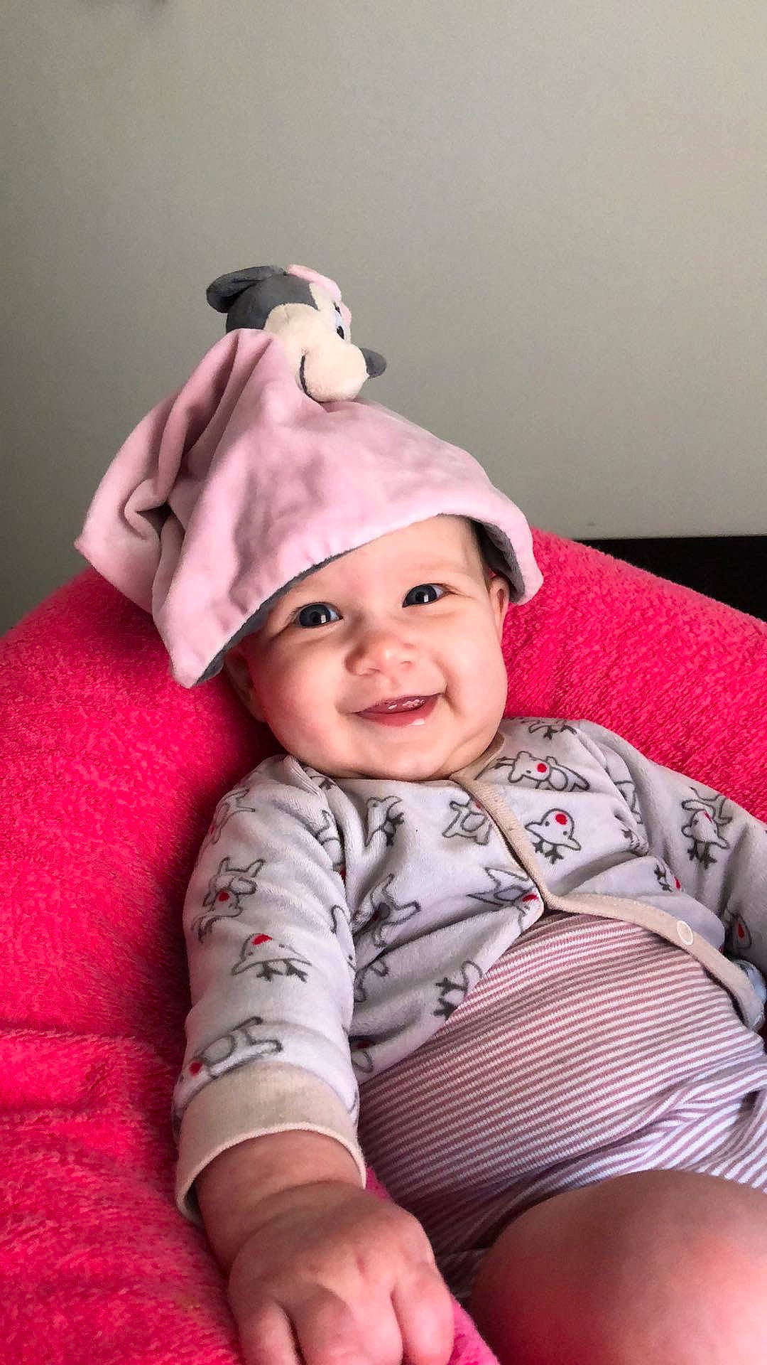 Kéranne a rejoint le concours — aidez-le/la à gagner de superbes lots ! baby, cheek, child, hat, headgear, headwear, joy, person, pink, skin, smile, toddler