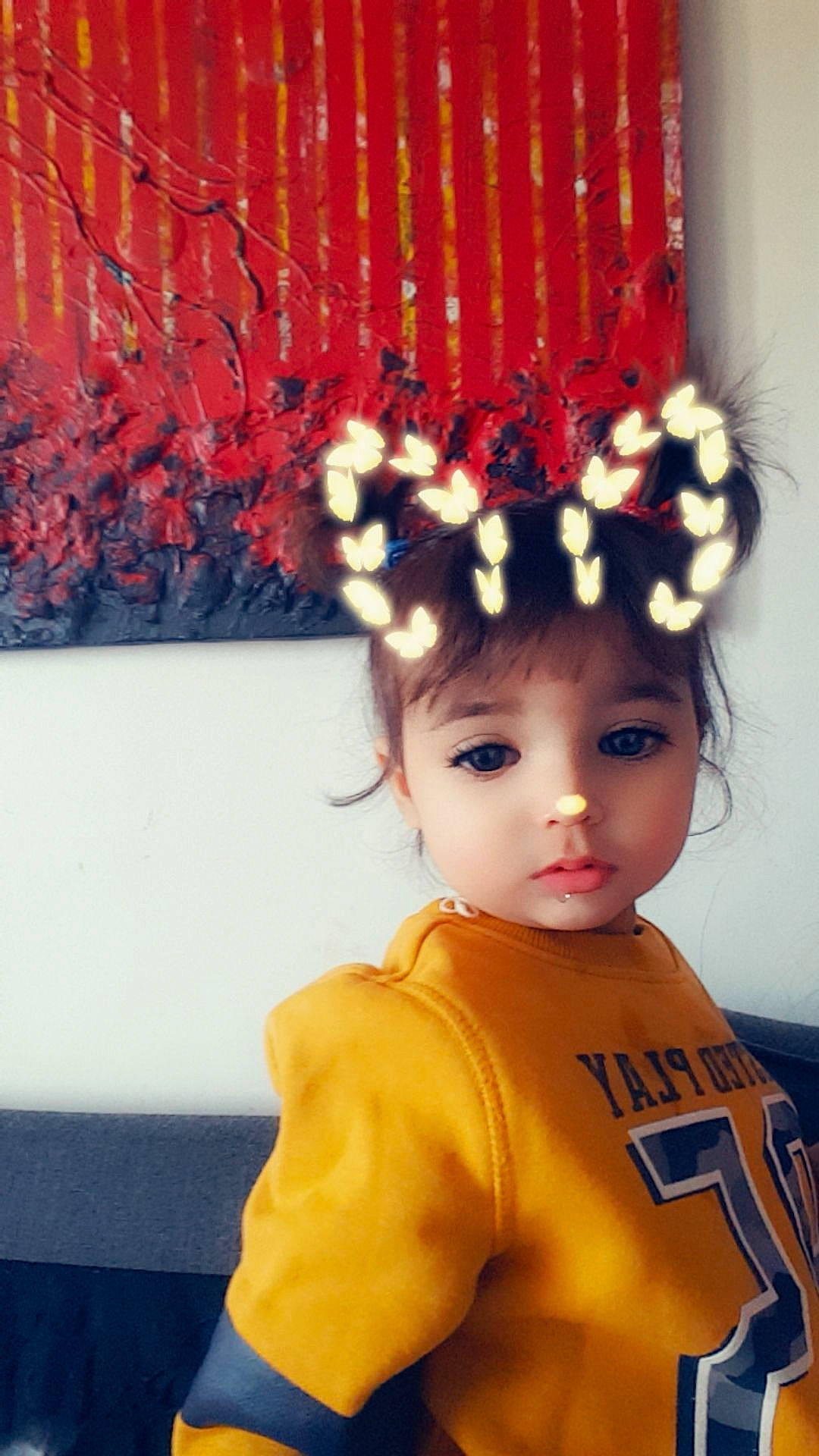 Mohamed participe au concours pour gagner de l'argent avec cette photo : child, fashion_accessory, hair, hair_accessory, headgear, headwear, person, toddler